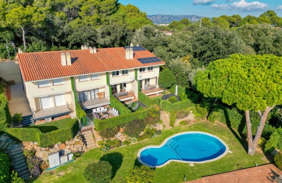 Revenda - Casa adosada - Sant Feliu De Guixols - Les Penyes
