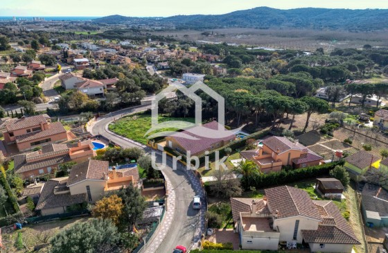 Revenda - Casa - Santa Cristina d'Aro - URB LES TEULES