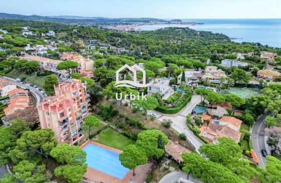 Resale - Apartment - Platja d'Aro - Politur