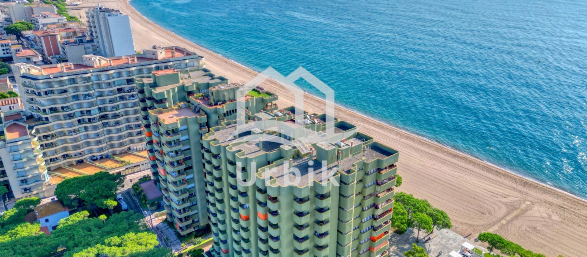 Resale - Apartment - Platja d'Aro - First sea line
