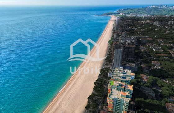 Resale - Apartment - Platja d'Aro - First sea line