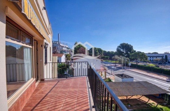 Resale - Apartment - Platja d'Aro - Cala Rovira
