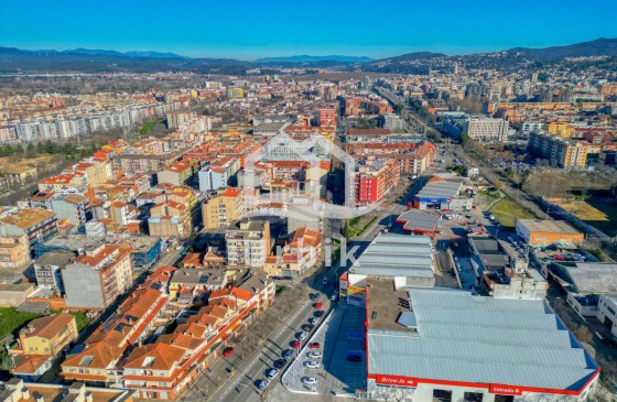 Revenda - Casa adosada - Girona - Sant Narcís